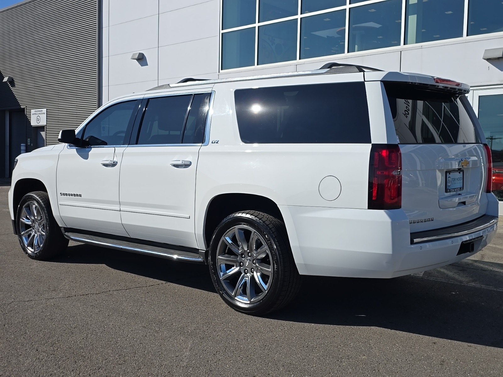 used 2015 Chevrolet Suburban car, priced at $15,000