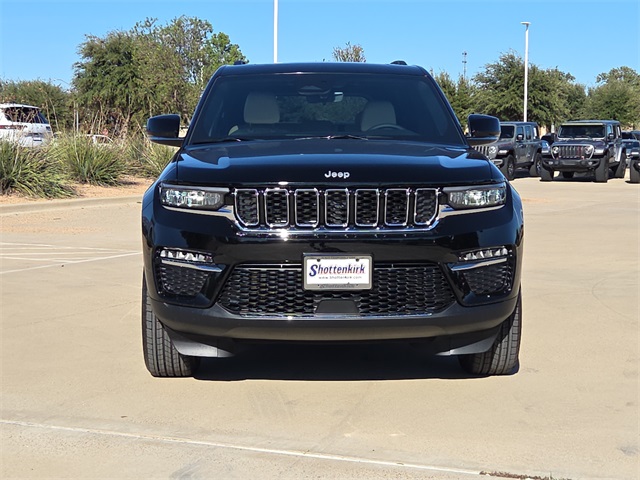 2025 Jeep Grand Cherokee Limited photo 2