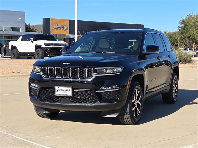 2025 Jeep Grand Cherokee Limited photo 3