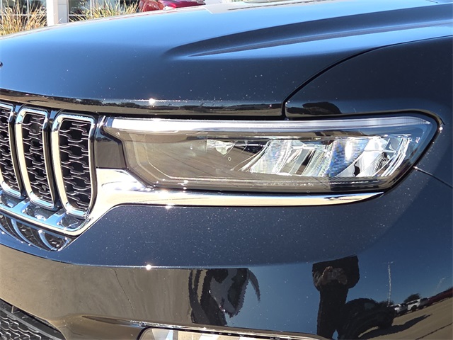 2025 Jeep Grand Cherokee Limited photo 4