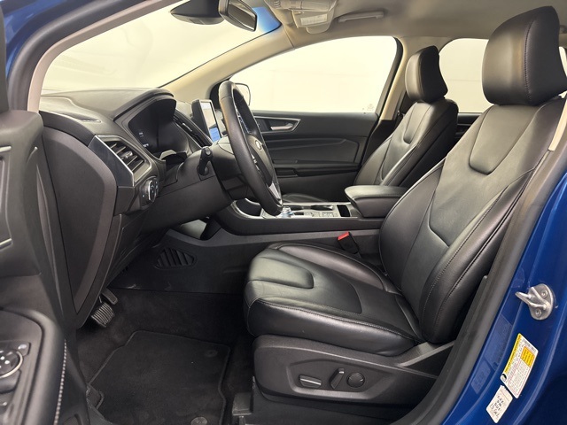 2022 Blue Metallic Ford Edge Titanium AWD SUV