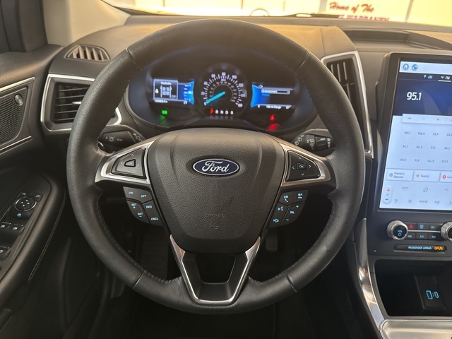 2022 Blue Metallic Ford Edge Titanium AWD SUV