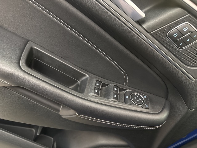 2022 Blue Metallic Ford Edge Titanium AWD SUV