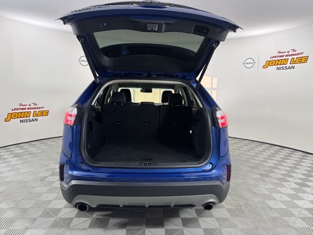 2022 Blue Metallic Ford Edge Titanium AWD SUV
