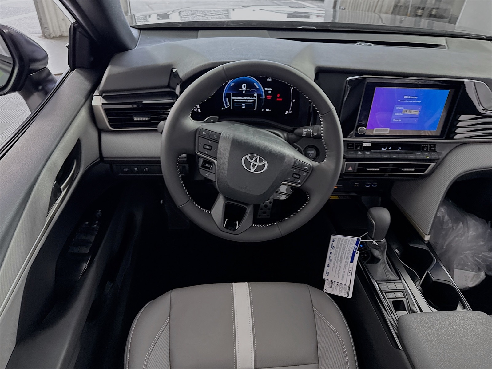 2025 Toyota Camry SE photo 10