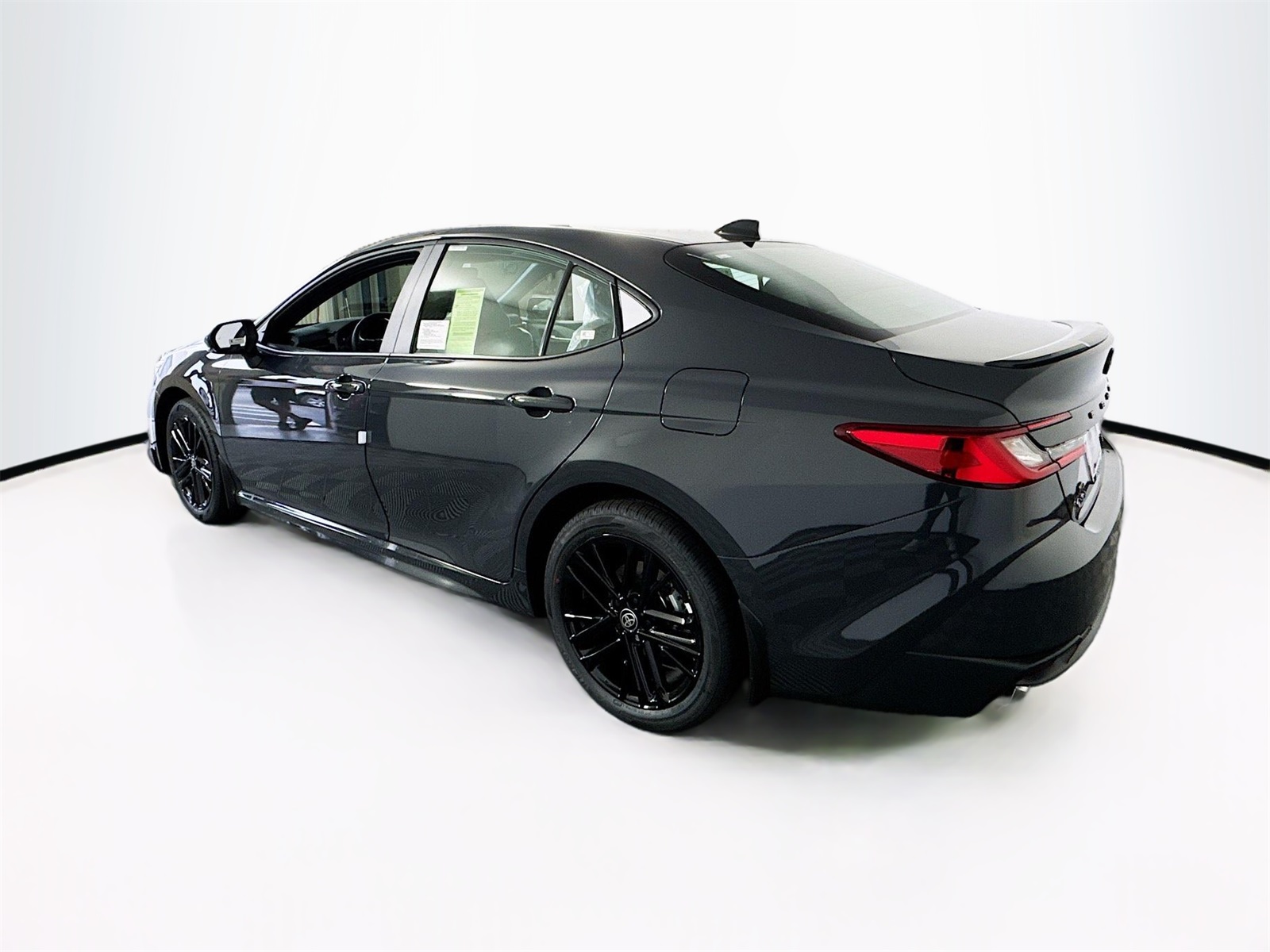 2025 Toyota Camry SE photo 2