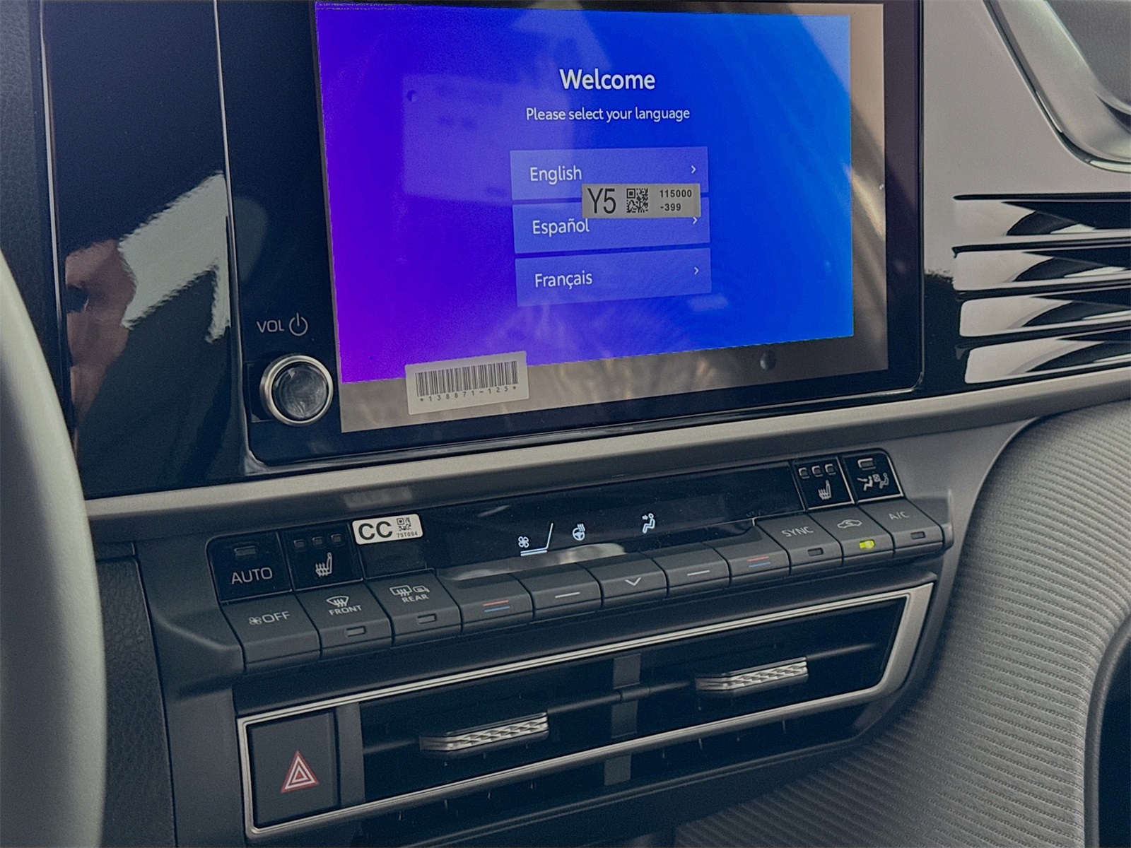 2025 Toyota Camry SE photo 6