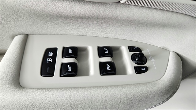 new 2026 Volvo XC90 car, priced at $75,155