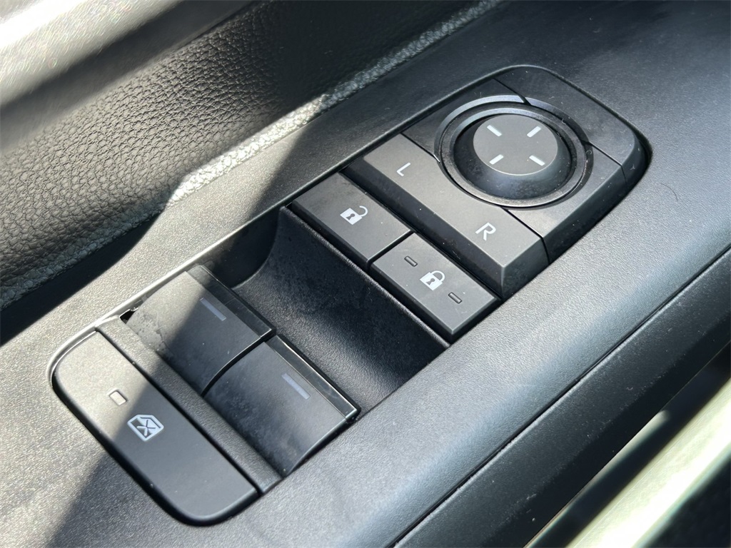 2025 Toyota Tacoma SR photo 12