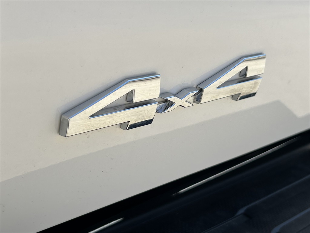 2025 Toyota Tacoma SR photo 9