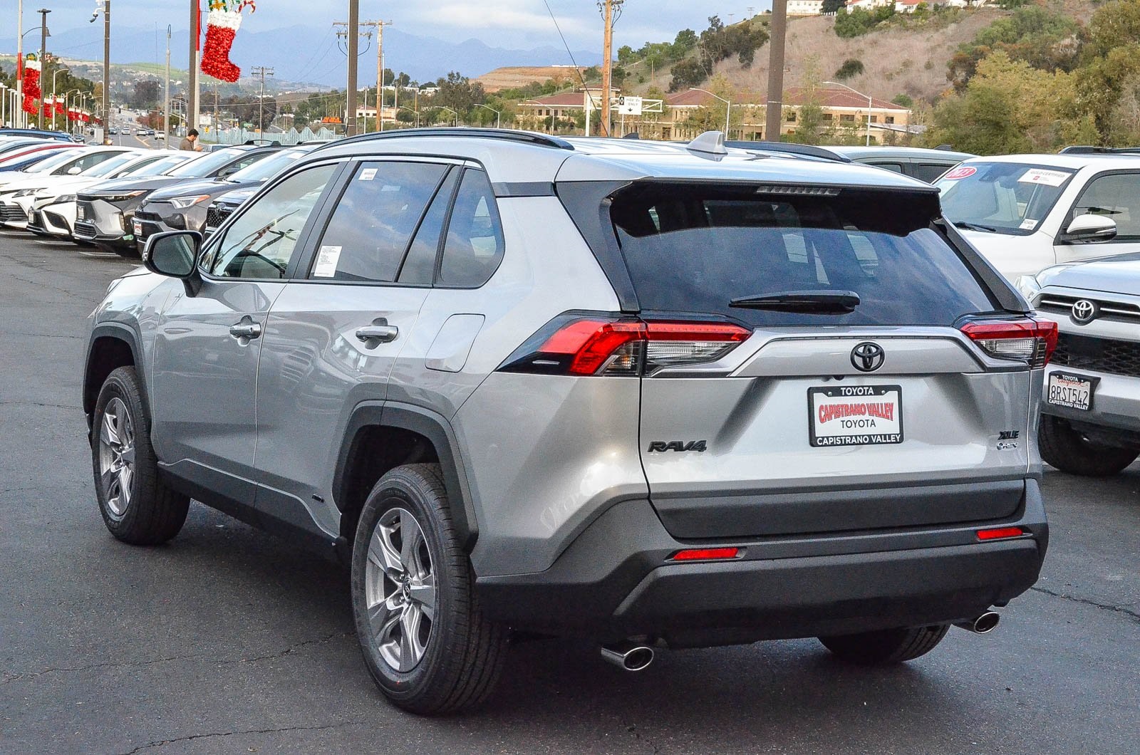 2025 Toyota RAV4 Hybrid XLE photo 3