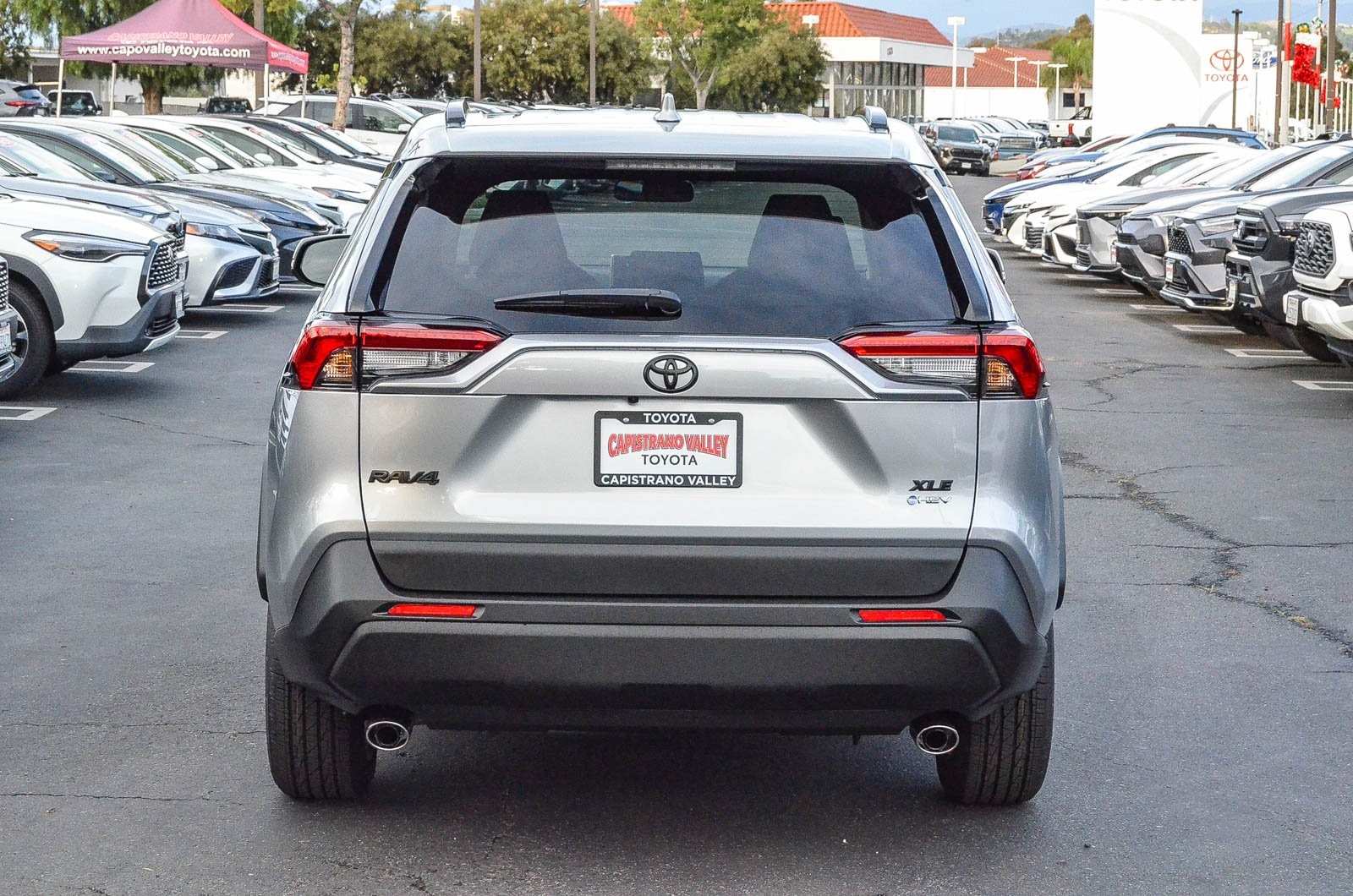 2025 Toyota RAV4 Hybrid XLE photo 4