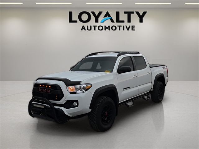 2023 Toyota Tacoma SR5's photo