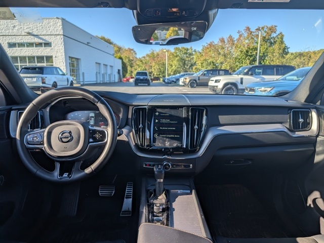 2019 Volvo XC60 T5 R-Design photo 11