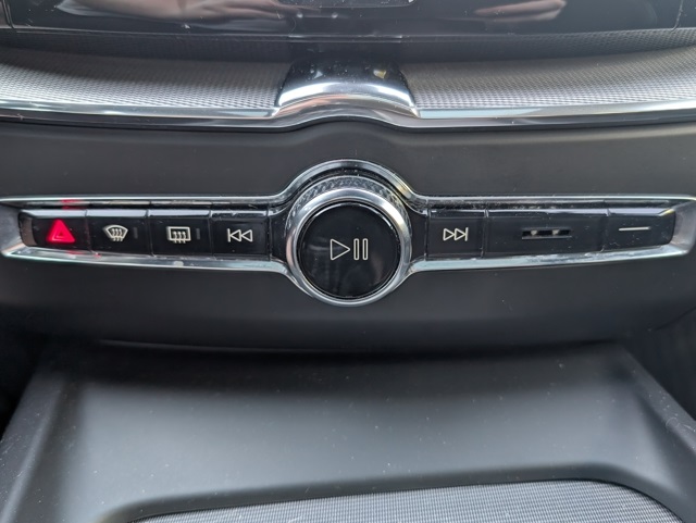 2019 Volvo XC60 T5 R-Design photo 18