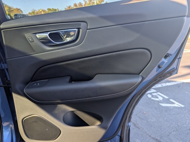 2019 Volvo XC60 T5 R-Design photo 23