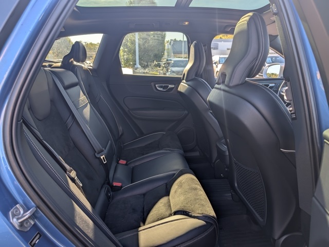 2019 Volvo XC60 T5 R-Design photo 24