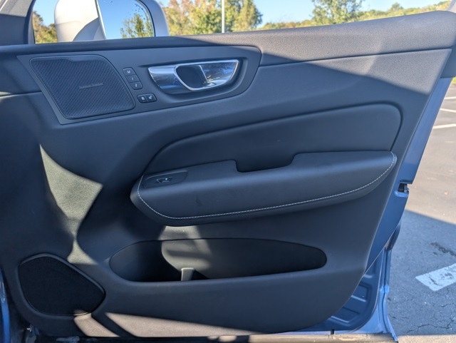 2019 Volvo XC60 T5 R-Design photo 25