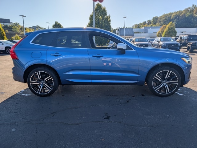 2019 Volvo XC60 T5 R-Design photo 3