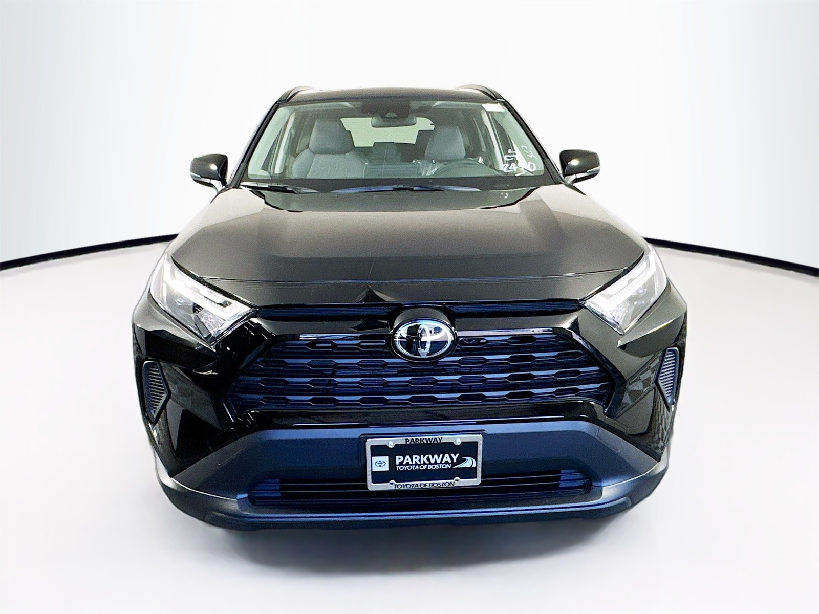 2025 Toyota RAV4 Hybrid XLE photo 2