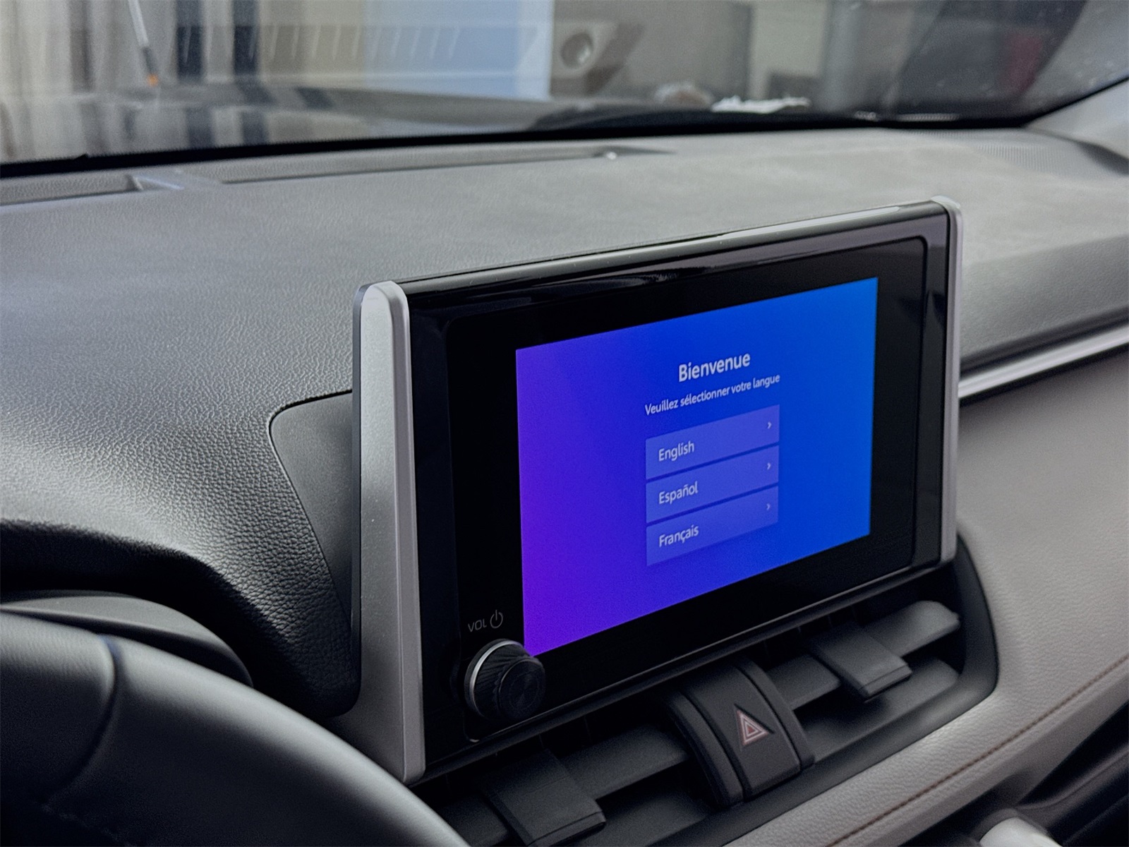 2025 Toyota RAV4 Hybrid XLE photo 7