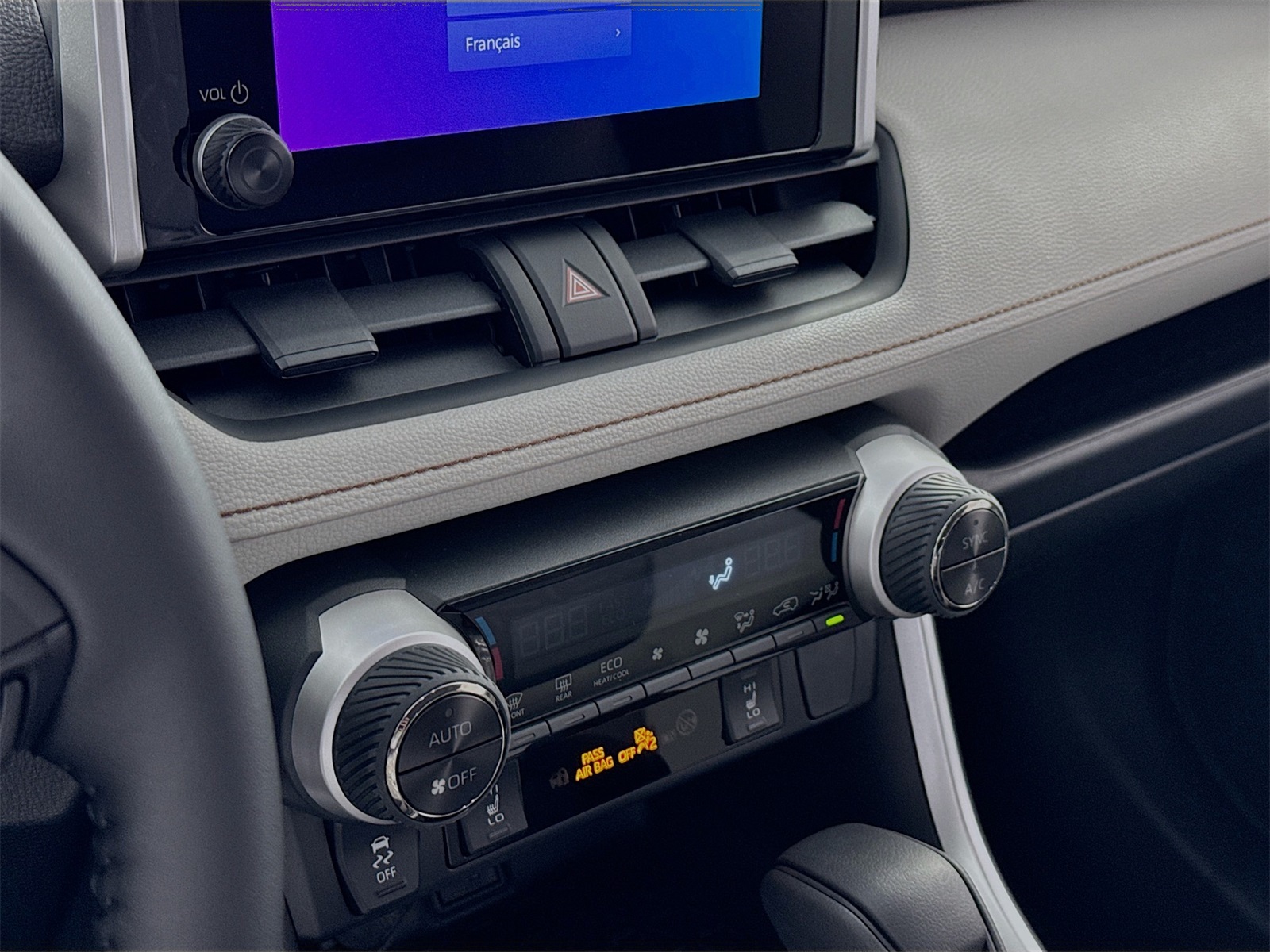 2025 Toyota RAV4 Hybrid XLE photo 8