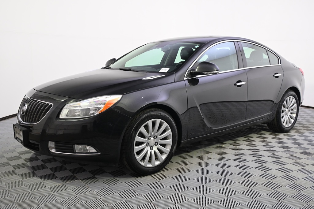Used 2013 Buick Regal Premium 1 with VIN 2G4GS5EV3D9173738 for sale in Sparta, WI