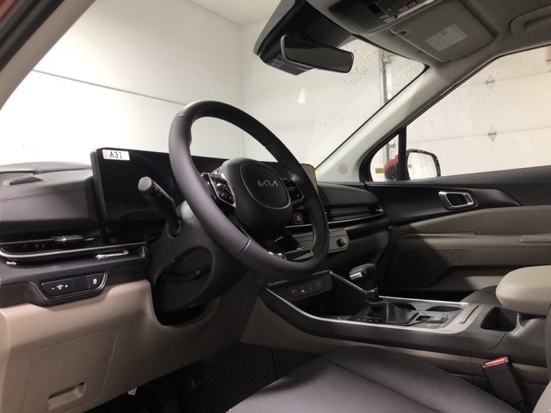 2026 Kia Carnival LXS photo 18