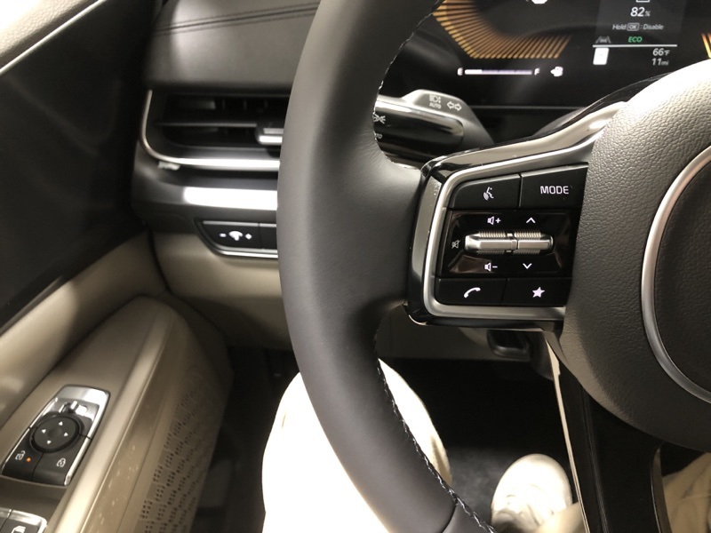 2026 Kia Carnival LXS photo 21