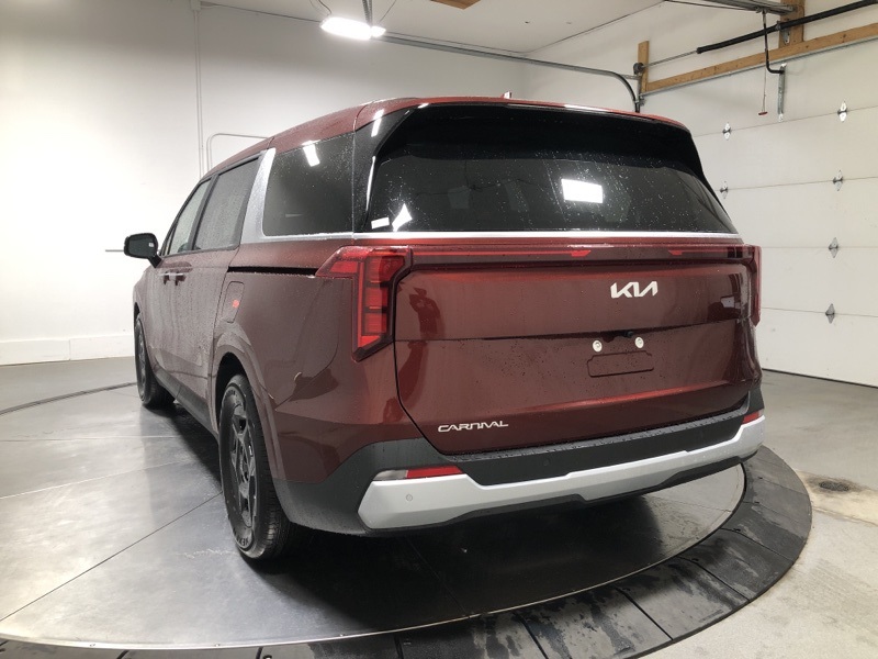 2026 Kia Carnival LXS photo 5