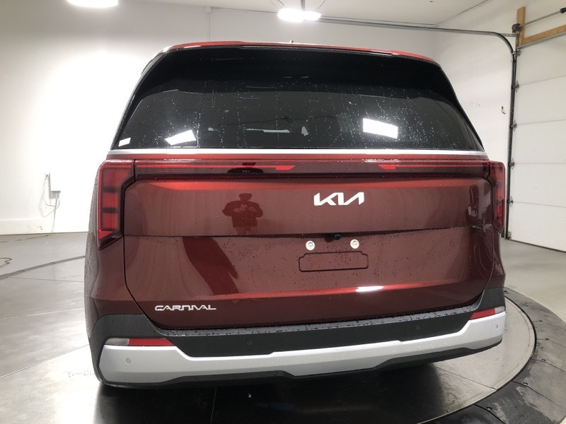 2026 Kia Carnival LXS photo 6