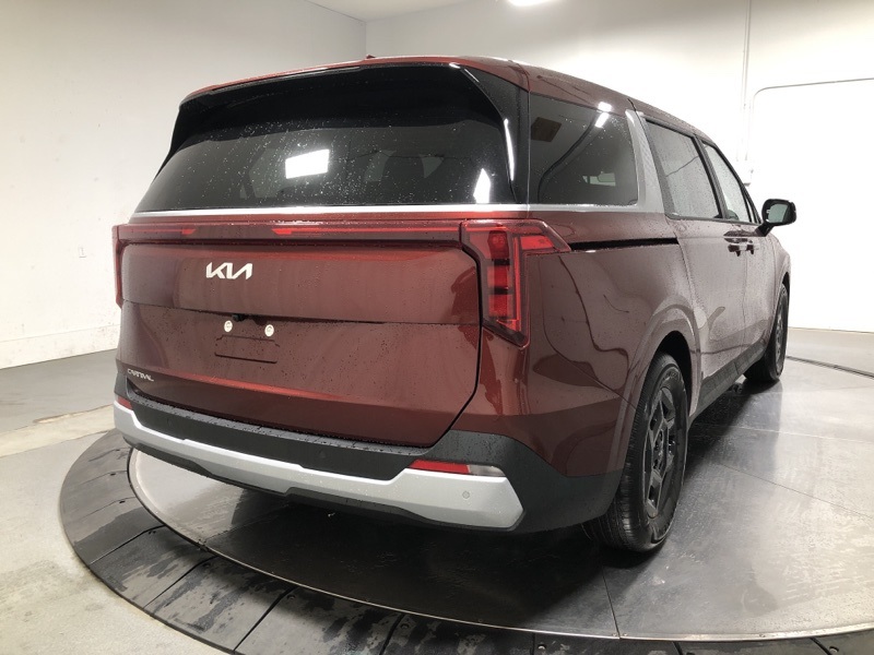 2026 Kia Carnival LXS photo 7