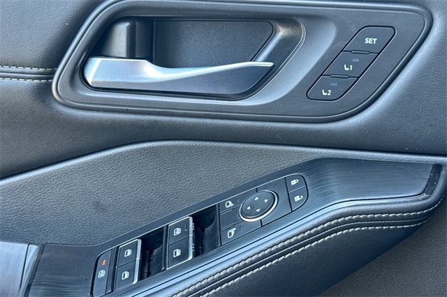 2022 Nissan Rogue SL photo 12