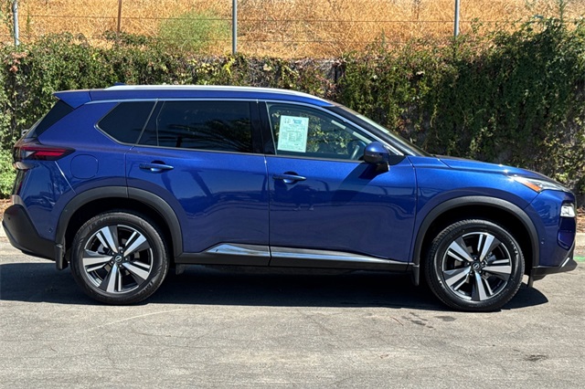 2022 Nissan Rogue SL photo 3