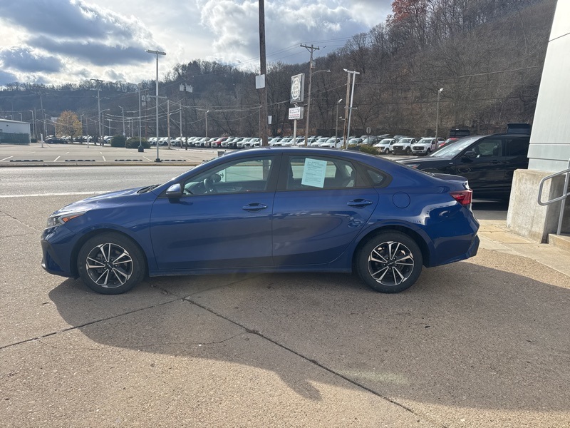 2024 Kia Forte LXS photo 3