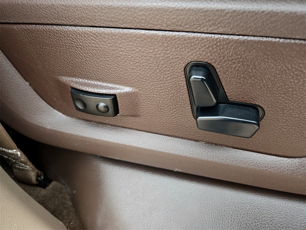 2012 Ram 3500 Laramie Longhorn photo 27