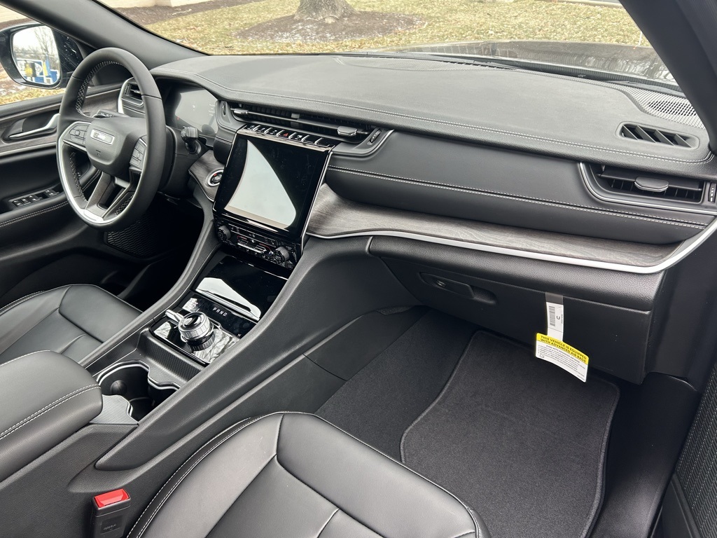 new 2025 Jeep Grand Cherokee L car, priced at $49,470