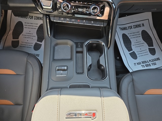 2025 GMC Sierra 3500HD 4WD Crew Cab Standard Bed AT4