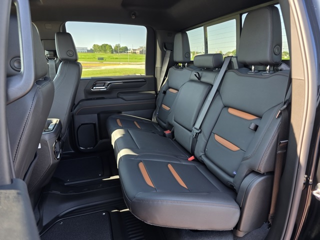 2025 GMC Sierra 3500HD 4WD Crew Cab Standard Bed AT4