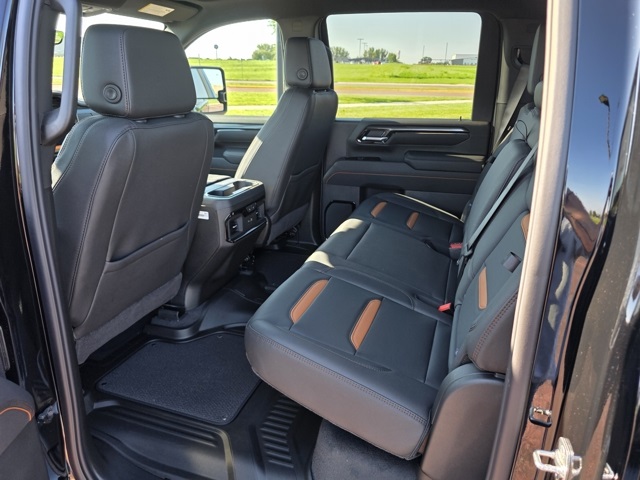 2025 GMC Sierra 3500HD 4WD Crew Cab Standard Bed AT4