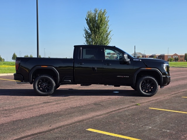 2025 GMC Sierra 3500HD 4WD Crew Cab Standard Bed AT4