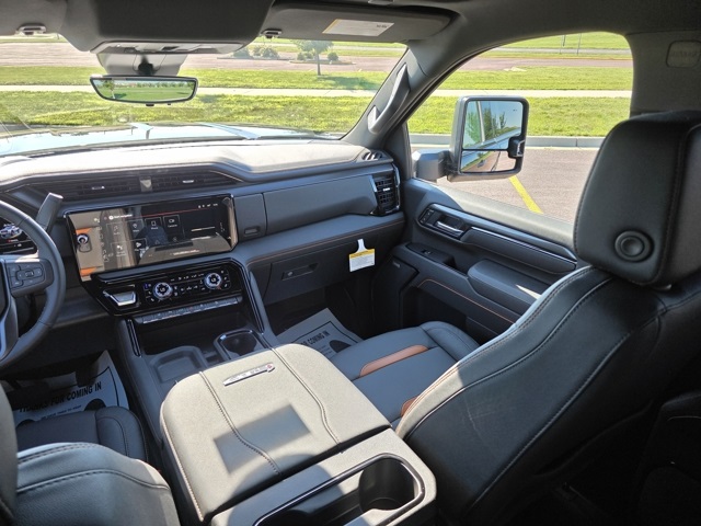 2025 GMC Sierra 3500HD 4WD Crew Cab Standard Bed AT4