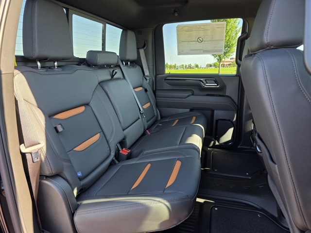 2025 GMC Sierra 3500HD 4WD Crew Cab Standard Bed AT4