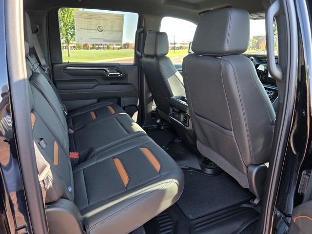 2025 GMC Sierra 3500HD 4WD Crew Cab Standard Bed AT4