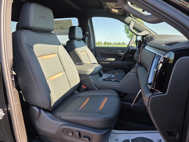 2025 GMC Sierra 3500HD 4WD Crew Cab Standard Bed AT4