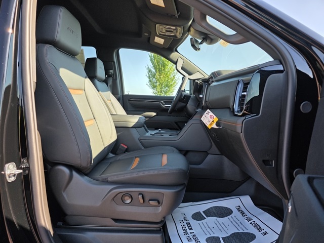 2025 GMC Sierra 3500HD 4WD Crew Cab Standard Bed AT4