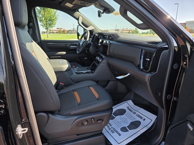 2025 GMC Sierra 3500HD 4WD Crew Cab Standard Bed AT4