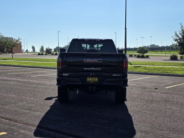 2025 GMC Sierra 3500HD 4WD Crew Cab Standard Bed AT4