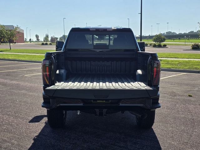 2025 GMC Sierra 3500HD 4WD Crew Cab Standard Bed AT4