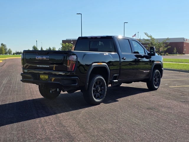 2025 GMC Sierra 3500HD 4WD Crew Cab Standard Bed AT4
